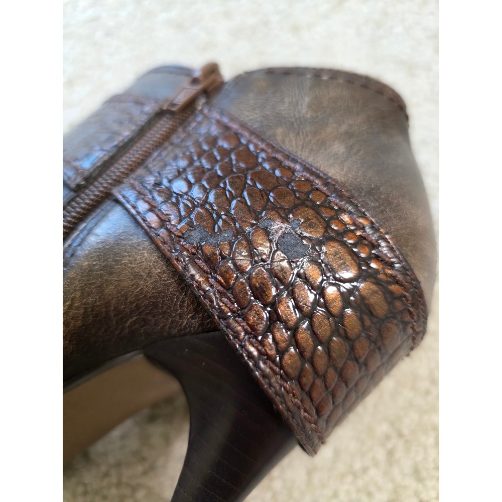 Carlos by Carlos Santana Bronze Metallic Leather Buckle‎ Ankle Boots Pointed Toe - Picture 11 of 14